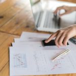 Como estruturar um plano financeiro à prova de crises